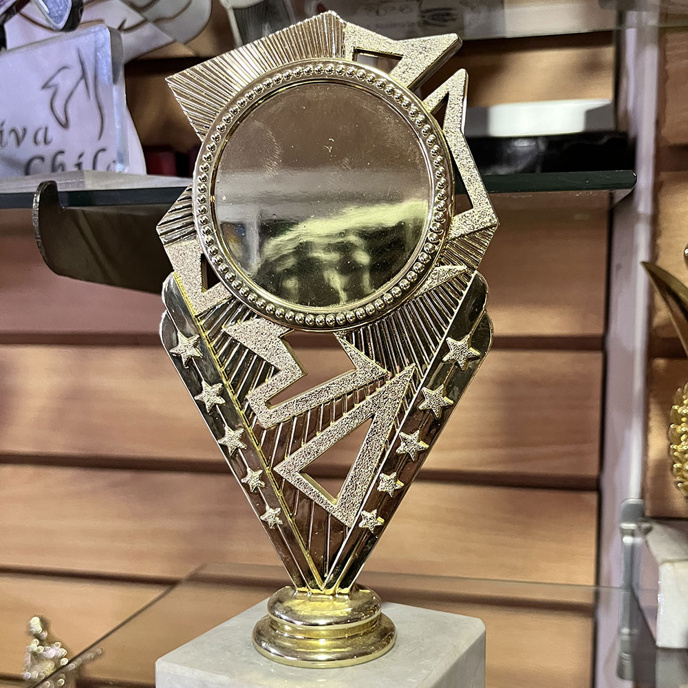 Trofeo Porta sello Action 18 cm - Imagen 2